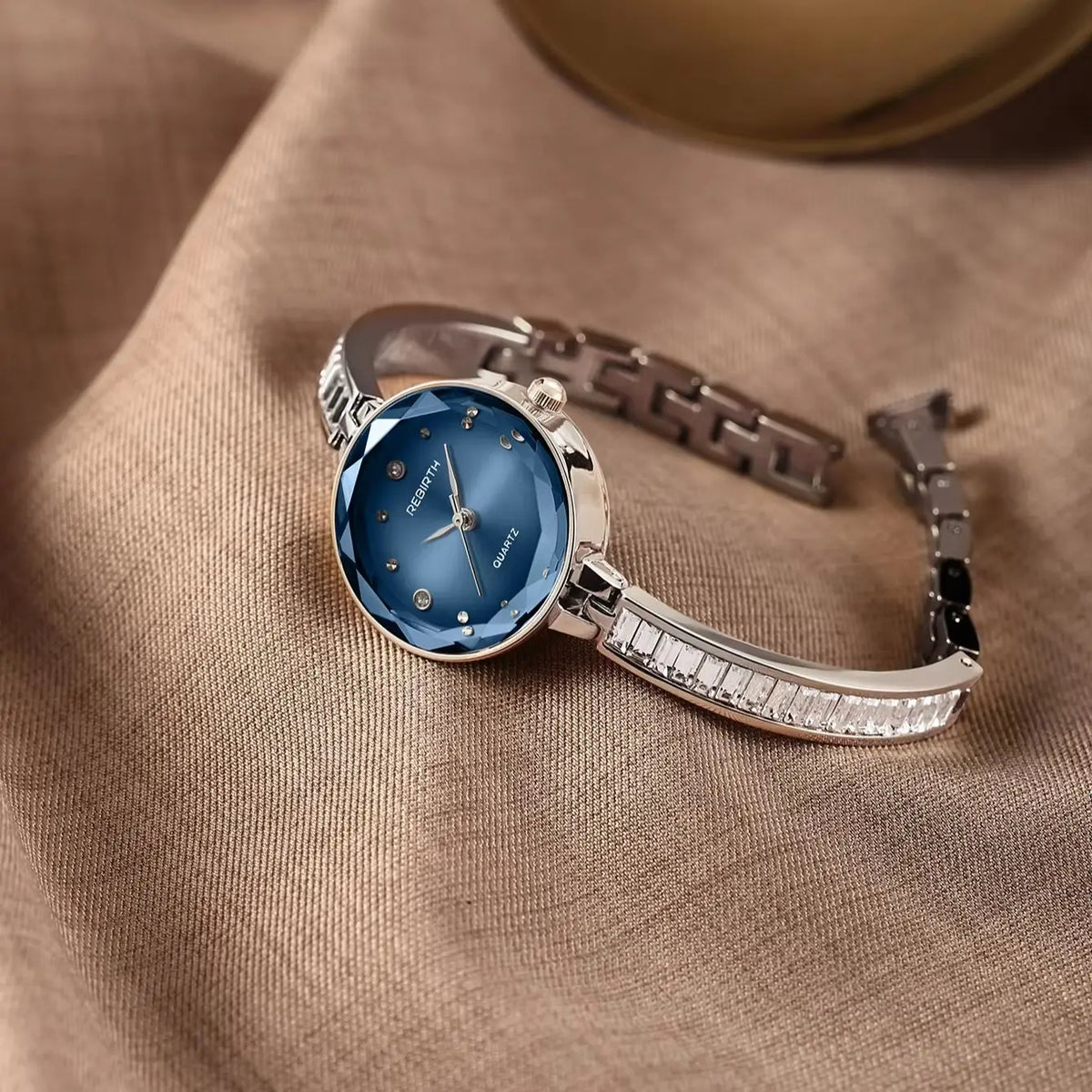 Luxury Blue Glass Dial Quartz Watch,