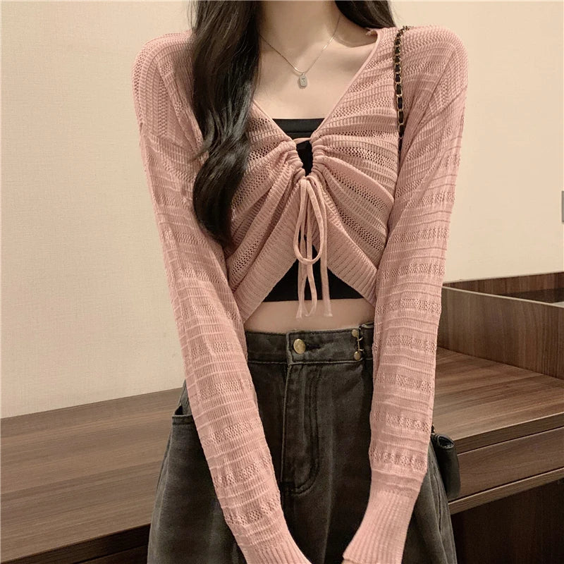 Schmale, einfarbige Strickjacke