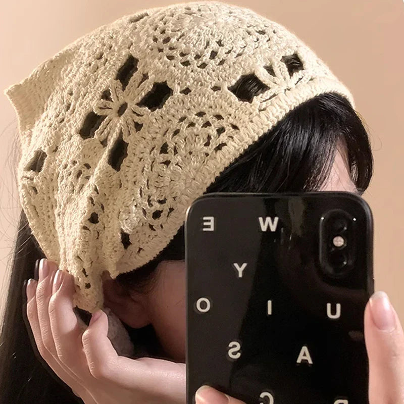 Bandana triangular de punto hecha a mano para mujer