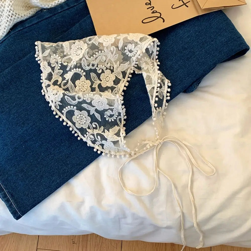 Dreieckiges Damen-Bandana im Vintage-Landhausstil