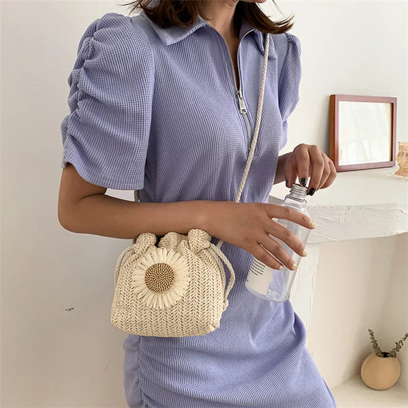 Knitted Daisy Flower Mini Crossbody Bag