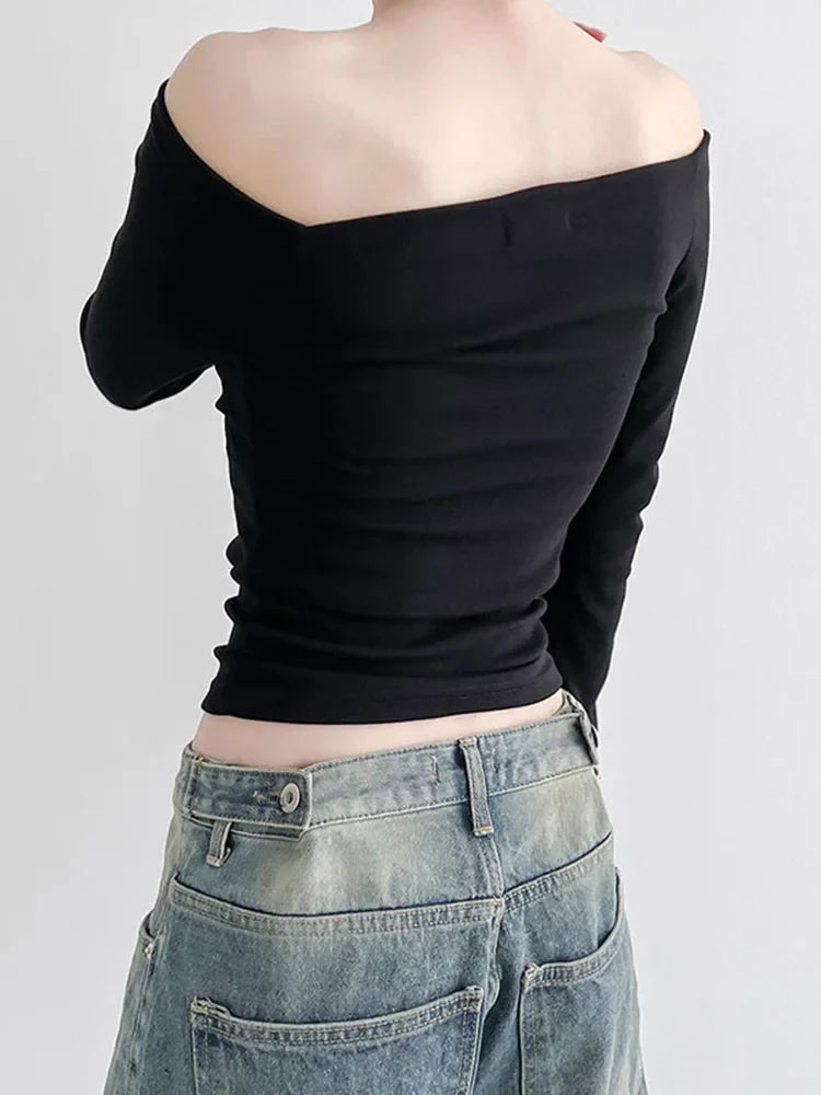 Elegantes koreanisches schwarzes Langarm-T-Shirt