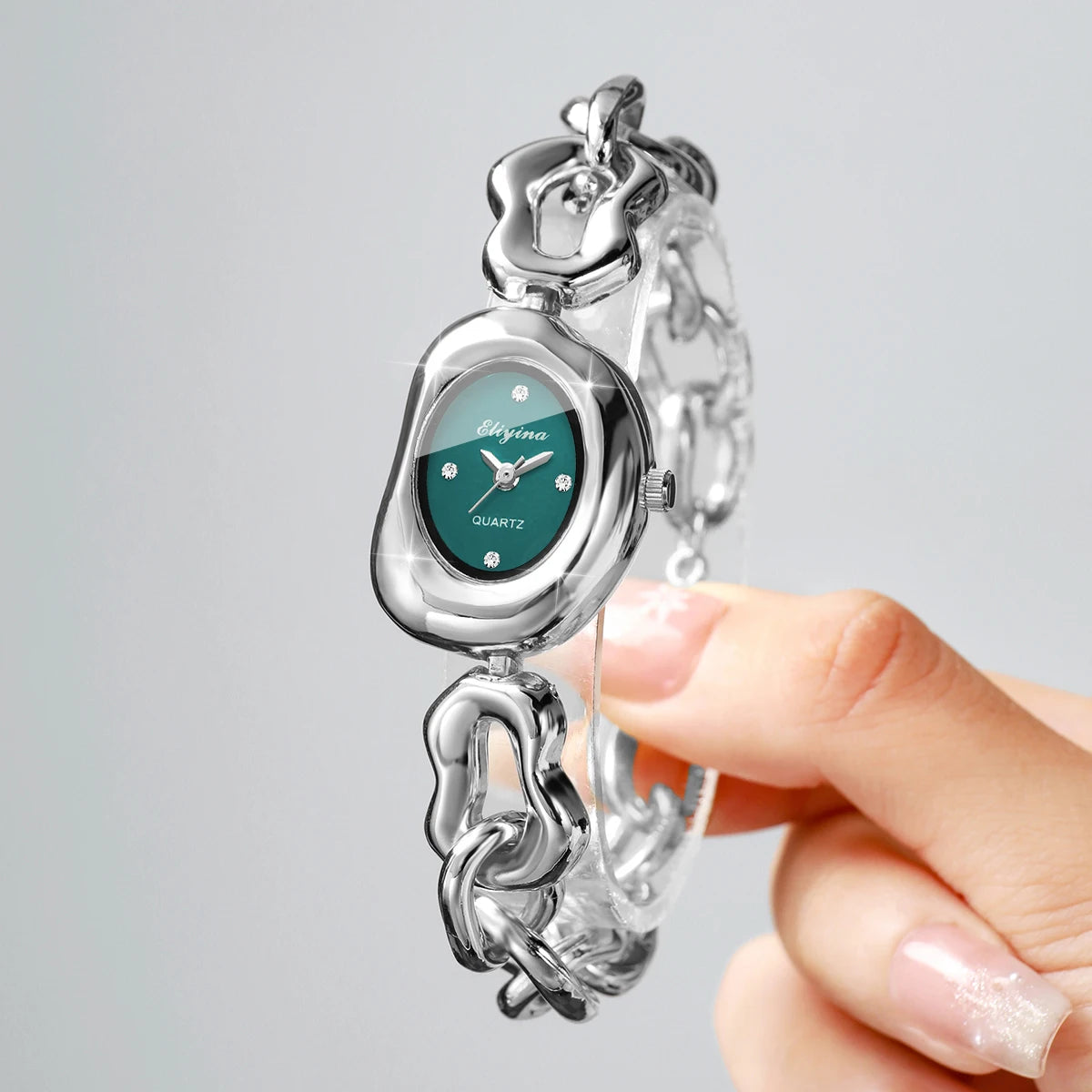 Elegant Silvery Chain Bracelet Strap Watch