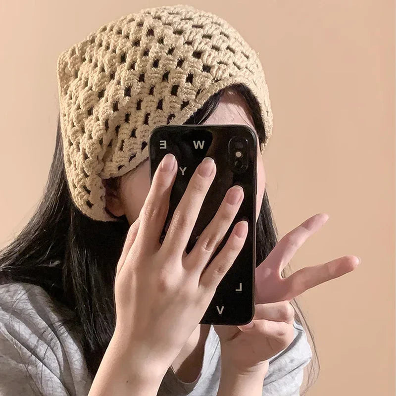 Bandana triangular de punto hecha a mano para mujer