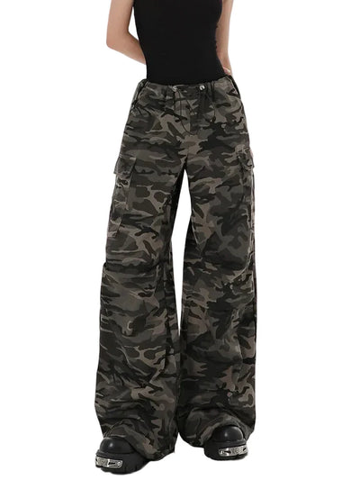 Camouflage High-waisted Cargo Pants