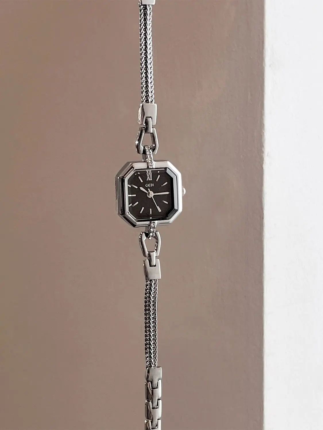 Elegant Luxe-Casual Women's Watch