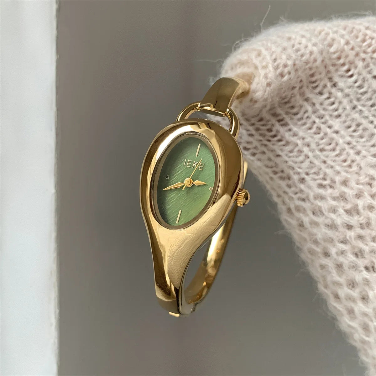 Women Bracelet Quartz Watch