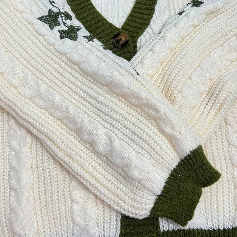 Grüner, bestickter Cardigan mit Knopfleiste