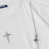 Camiseta de cuello redondo con retales metálicos