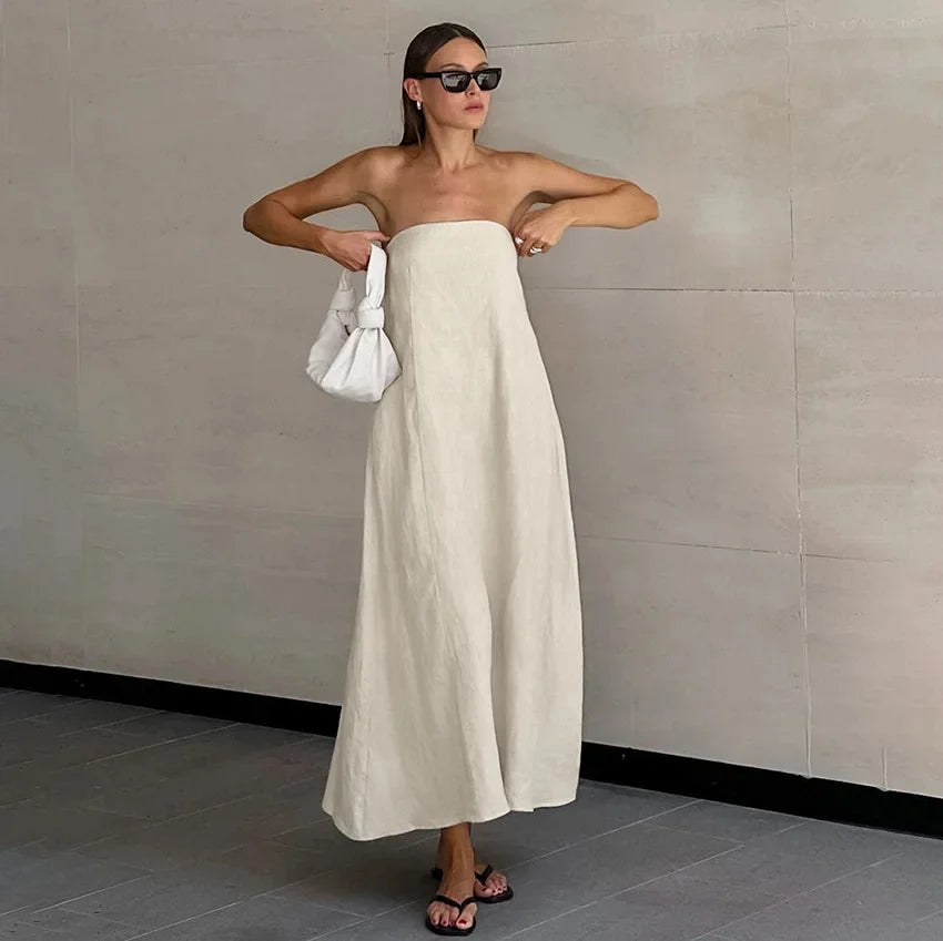 Maxivestido de lino sin tirantes y con cuello halter