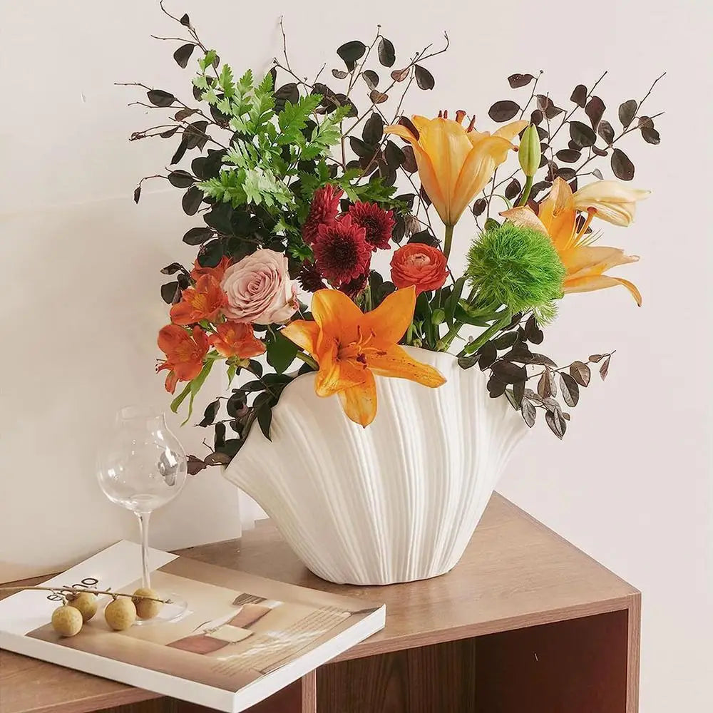 Simple Shell Organic Resin Vintage Vase