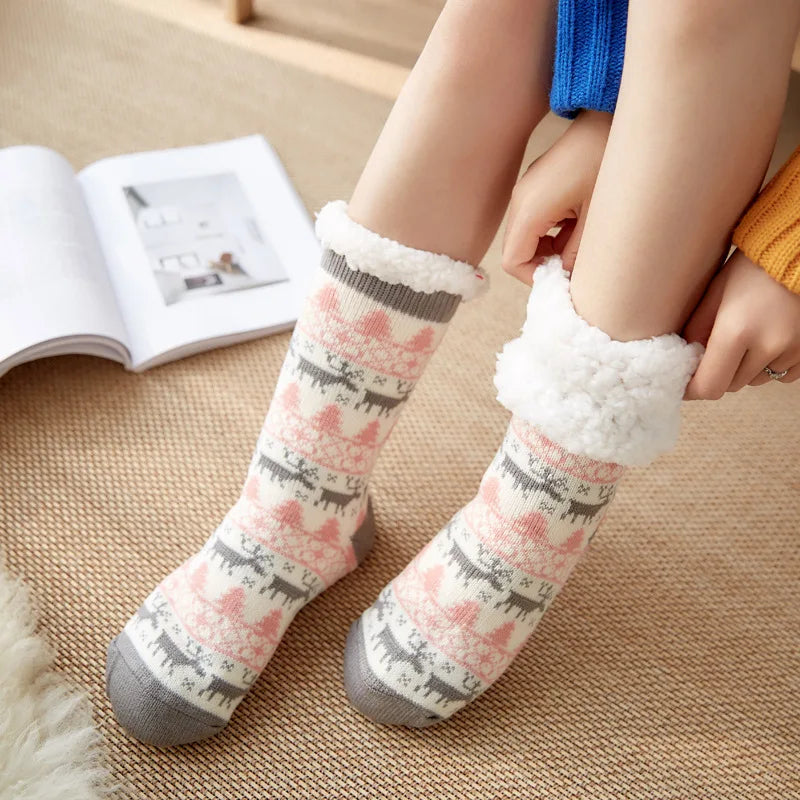 Calcetines cálidos de invierno para mujer, de felpa de pingüino, suaves, antideslizantes, para el suelo, zapatillas, calcetín corto, esponjoso, de ciervo, alce, oso, regalo de Navidad
