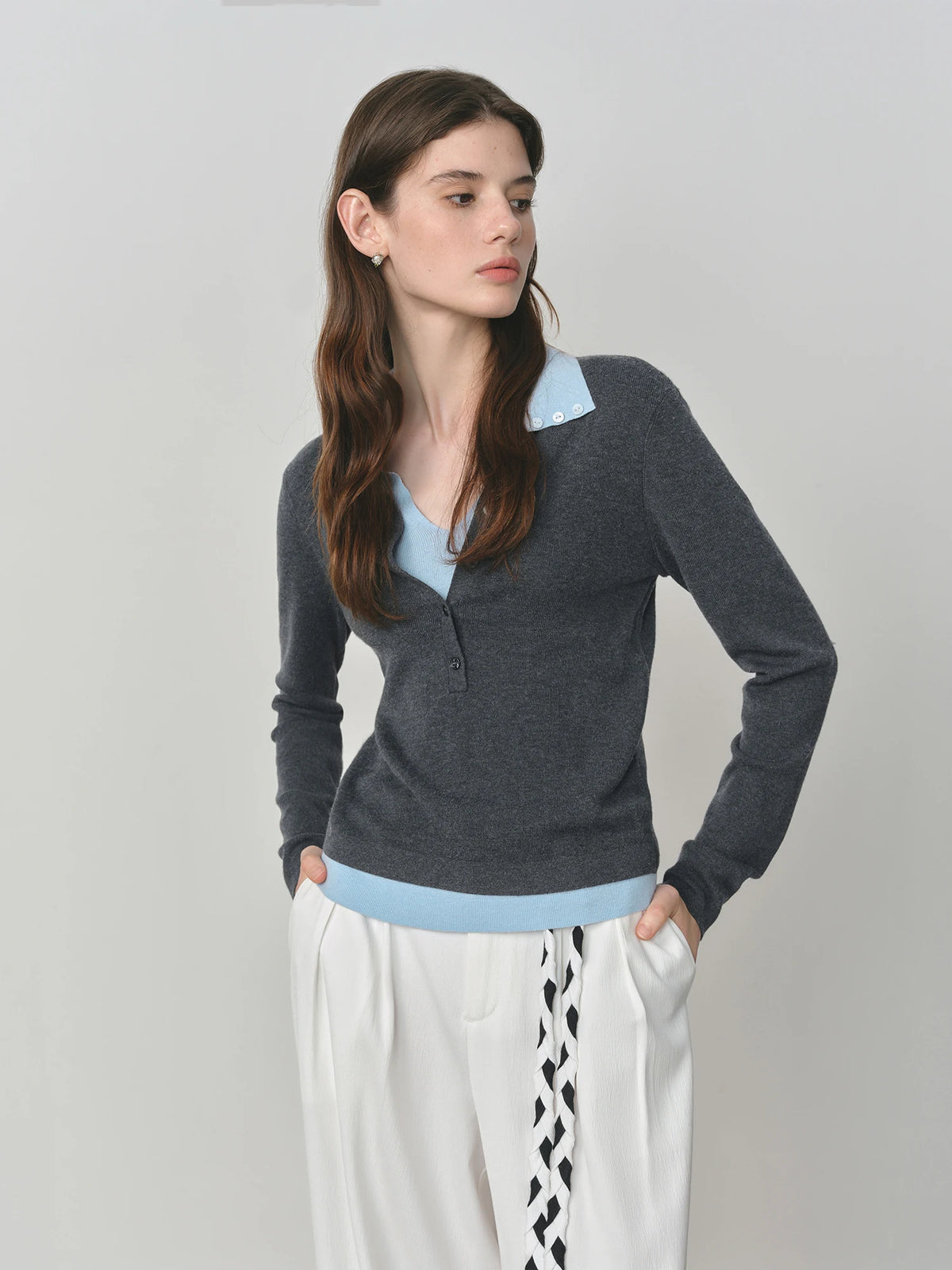 Knit Cable V-neck Sweater