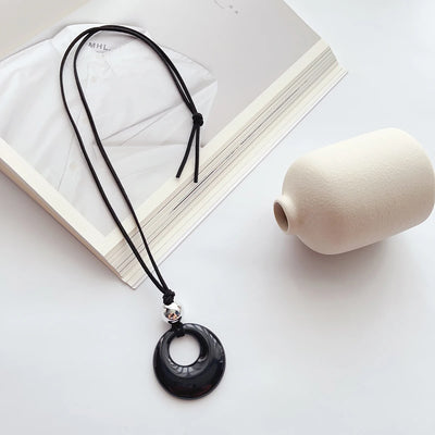 Retro Geometric Black Circular Pedant Necklace