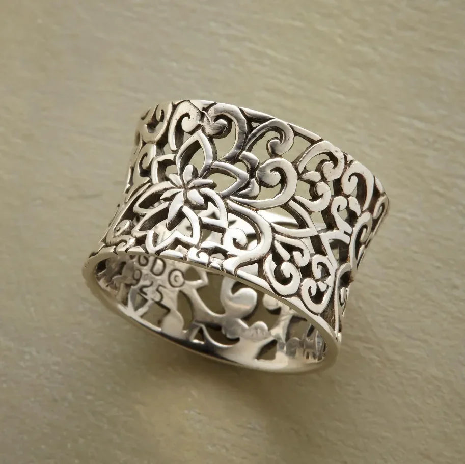 Vintage Hollow Fancy Ring