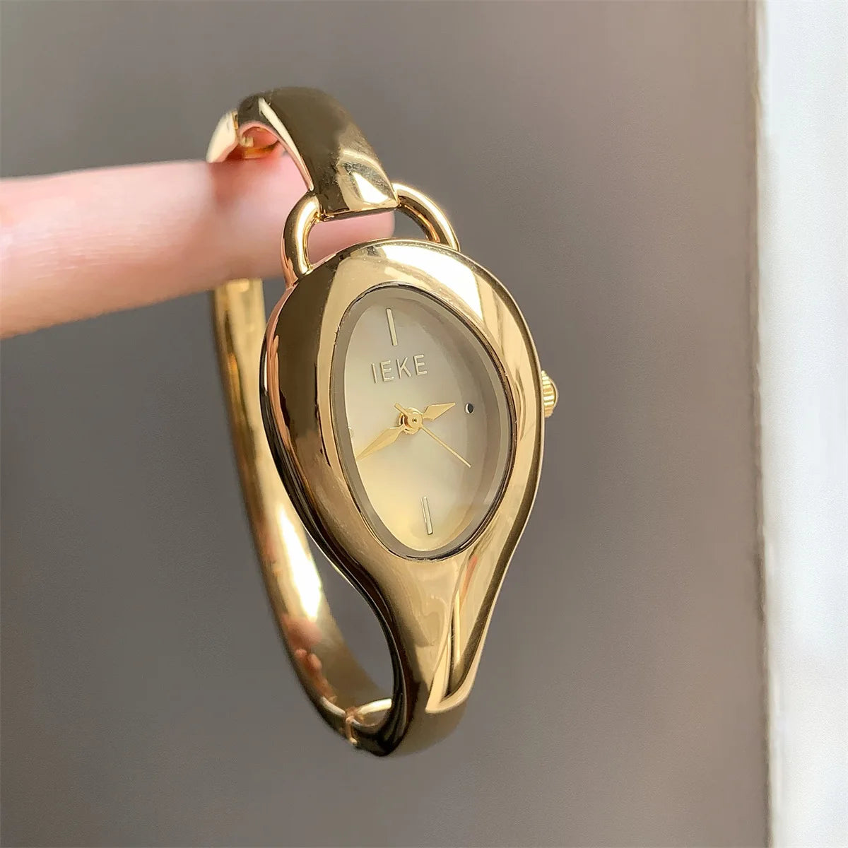 Women Bracelet Quartz Watch