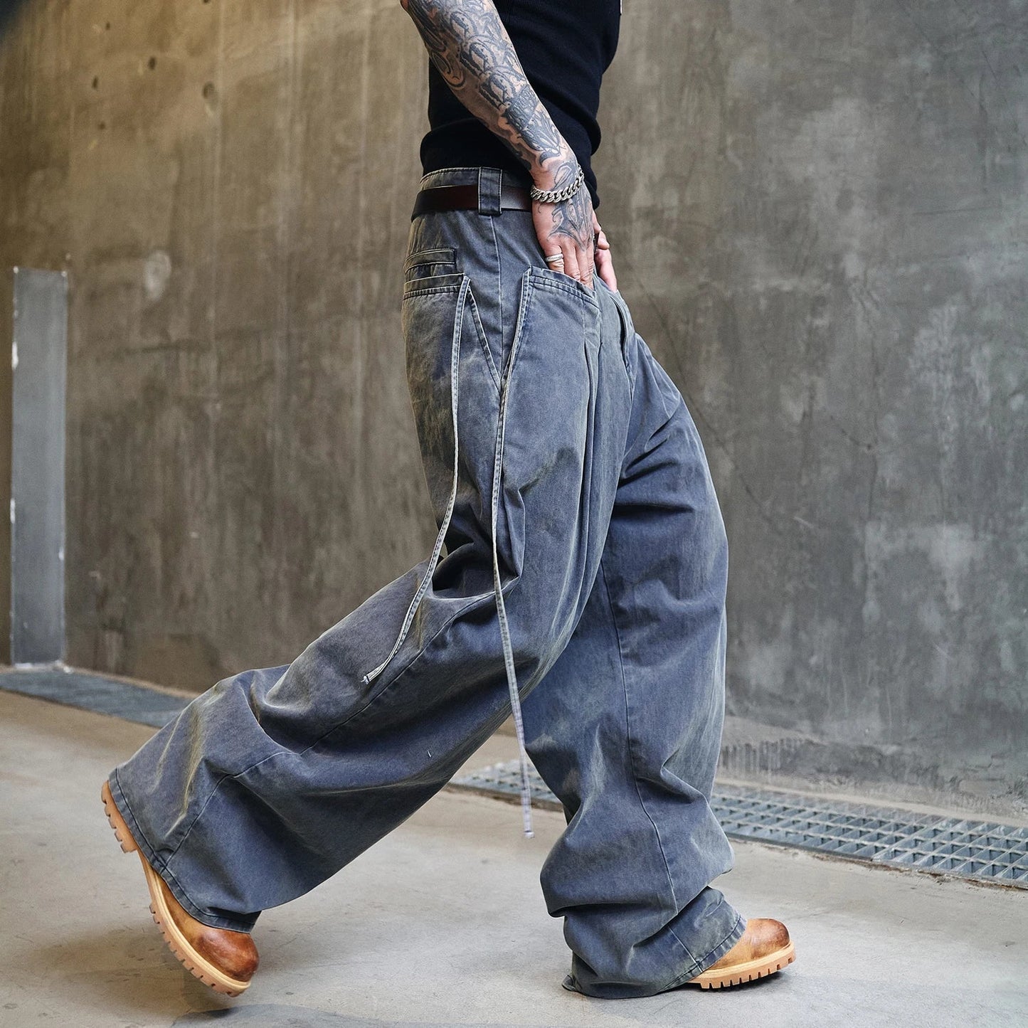 Washed Gray Bending Jeans