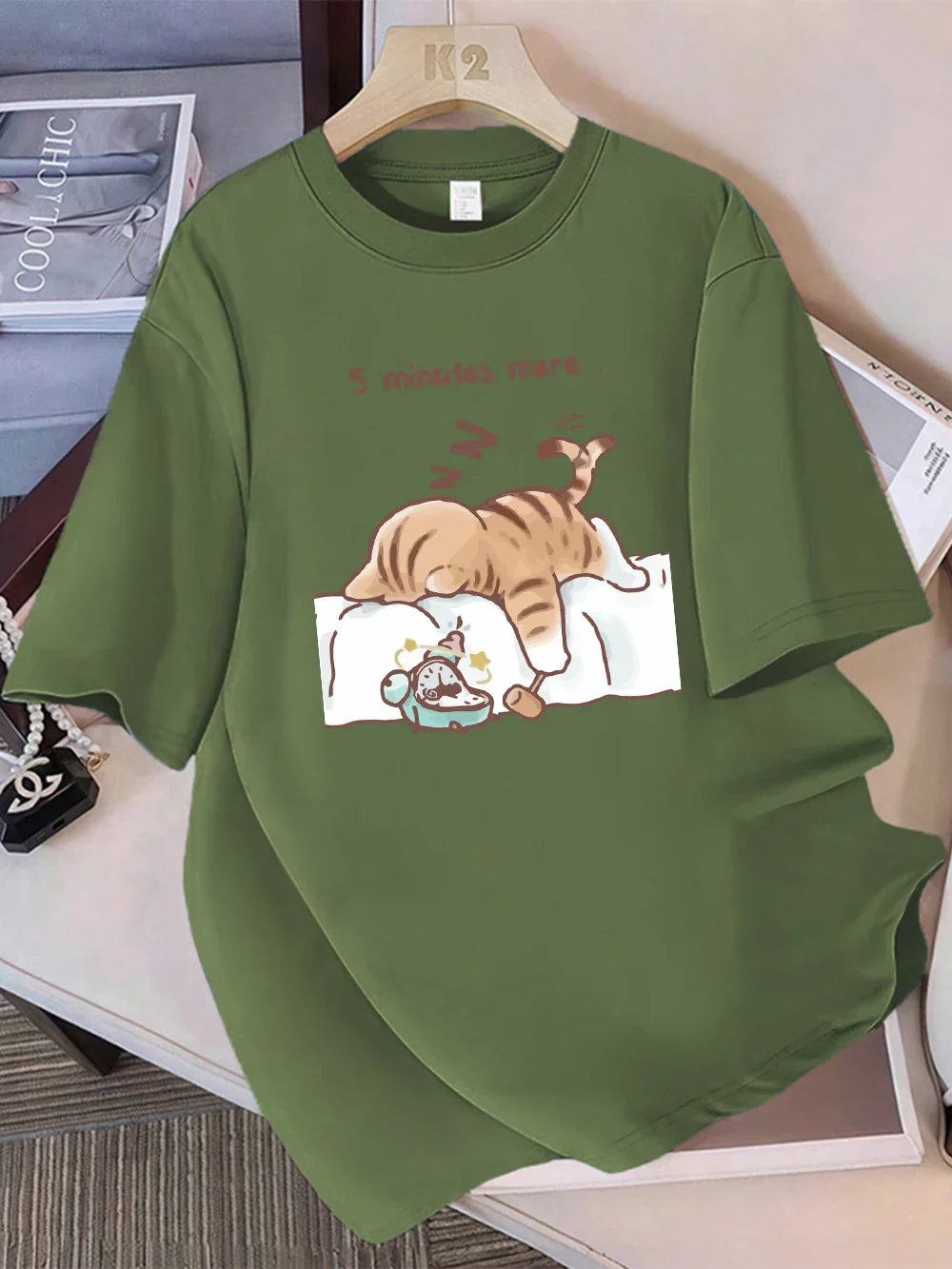 Camiseta de mujer con gato perezoso y soñoliento