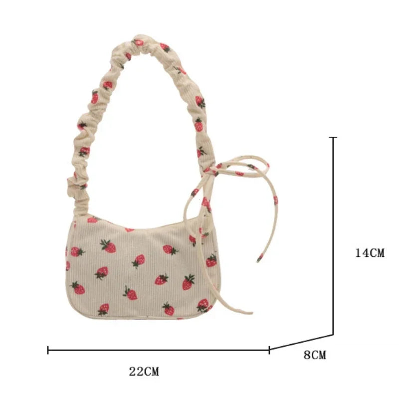 Bolso de pana pequeño con bonito estampado de fresas