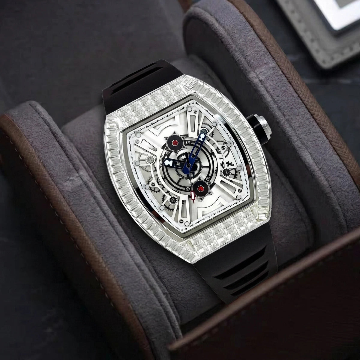 Luxury Black Retro Wristwatch