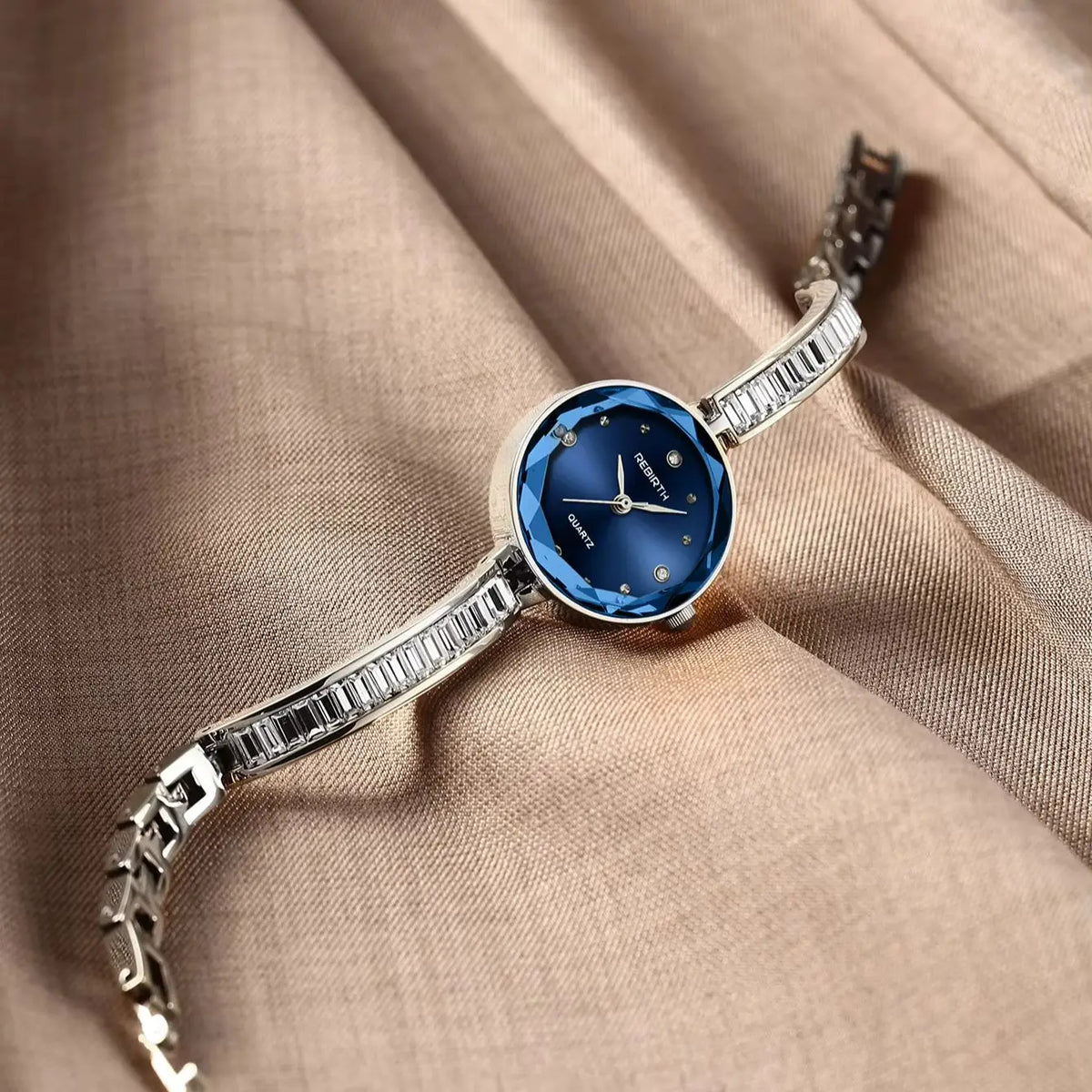 Luxury Blue Glass Dial Quartz Watch,