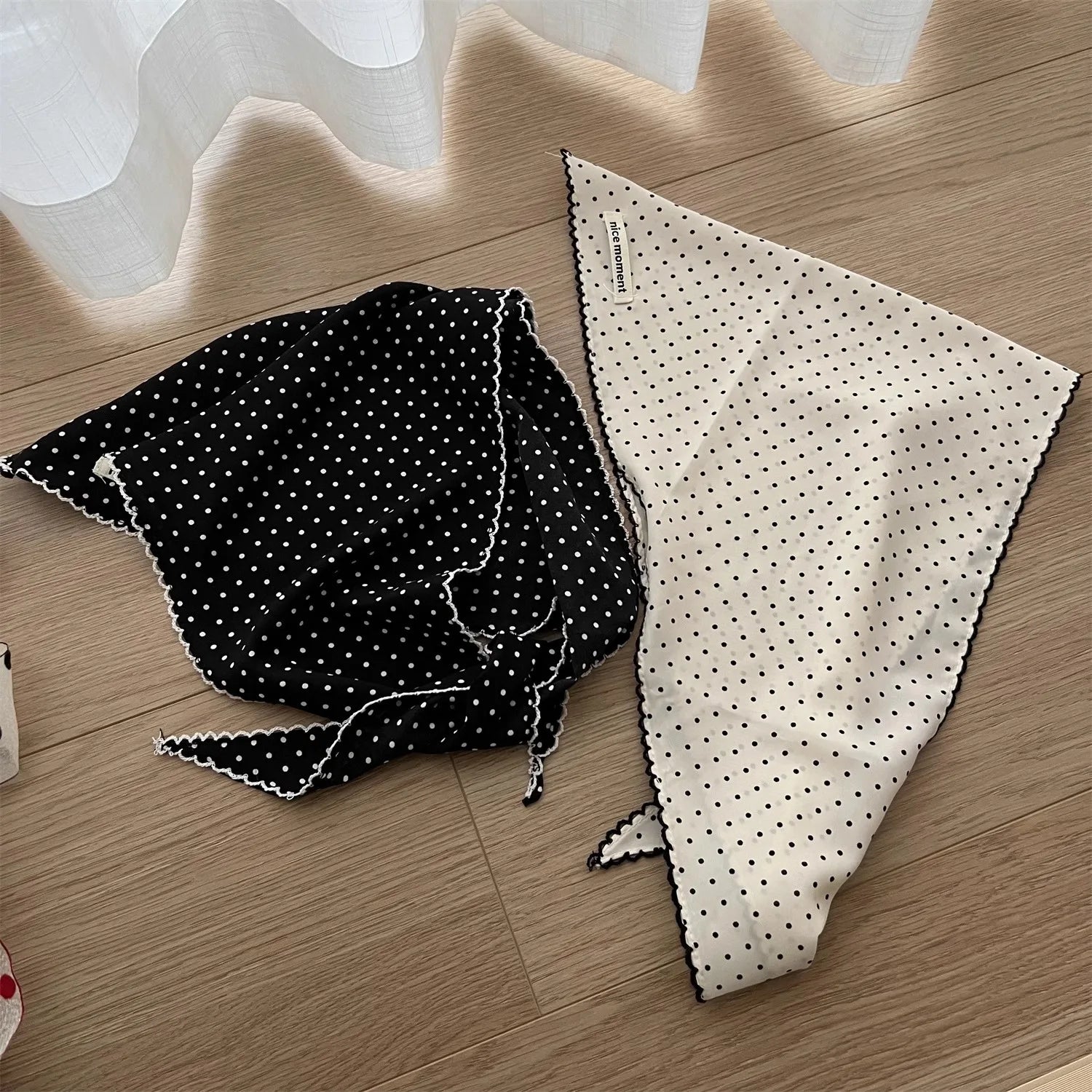 Handgemachtes Polka-Dot-Halstuch