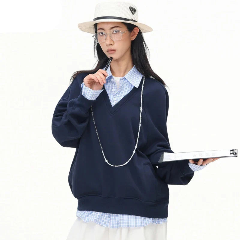 Marineblauer V-Ausschnitt Pullover