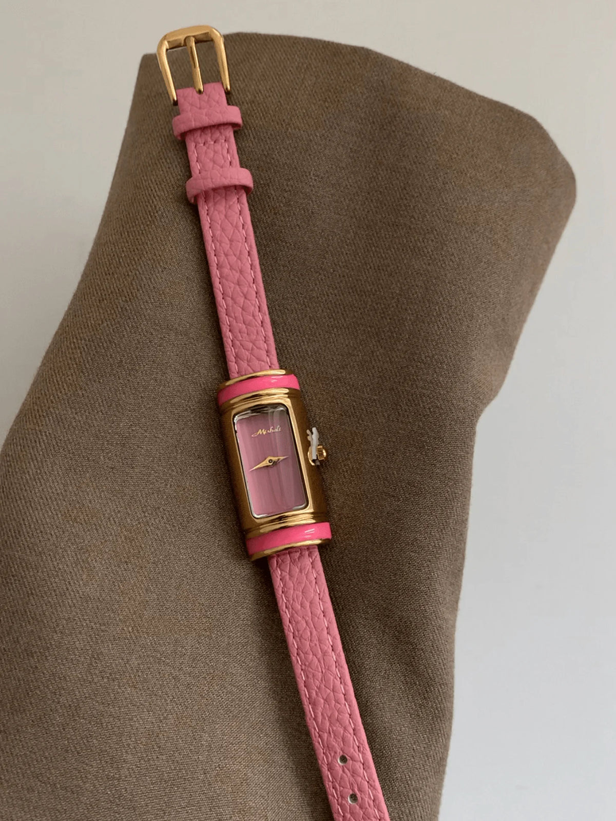 Simple Leather Strap Women Wristwatch