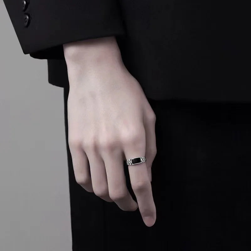 Koreanischer versilberter Vintage-Ring mit geometrischem Muster