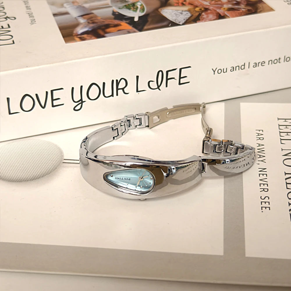 Y2K Shaped Teardrop Bracelet Watch