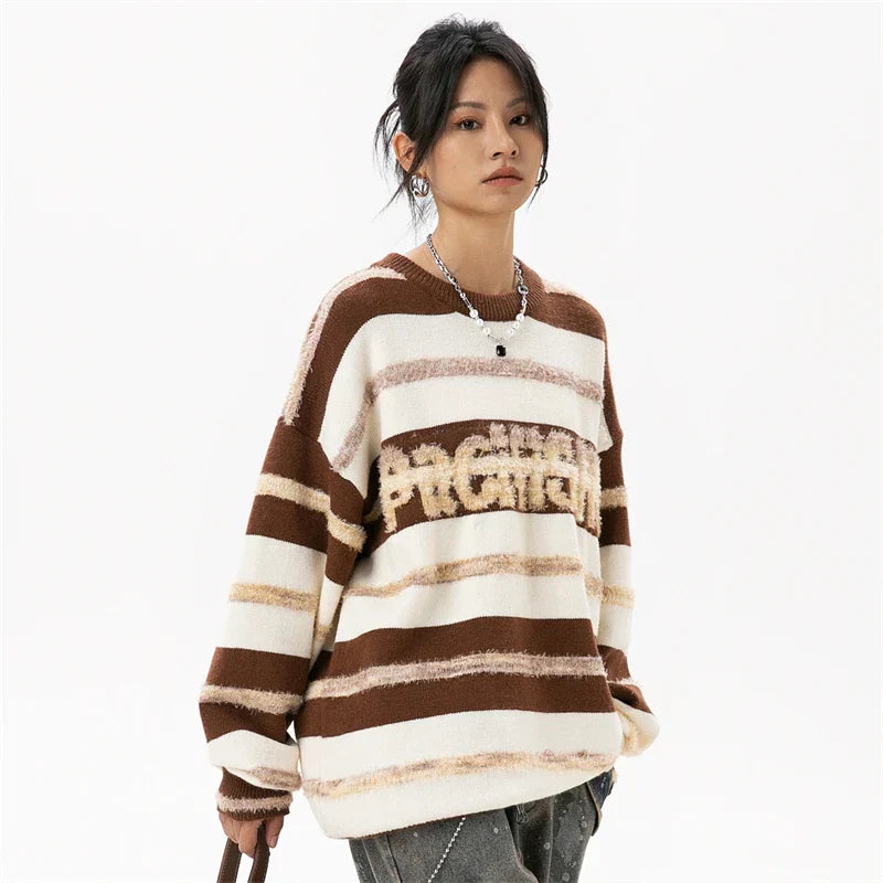 Gestreifter lockerer Winter-Kuschelpullover