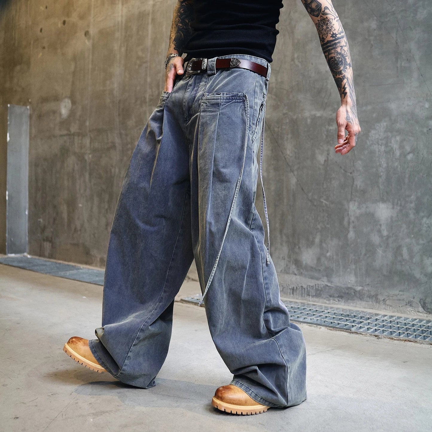Washed Gray Bending Jeans