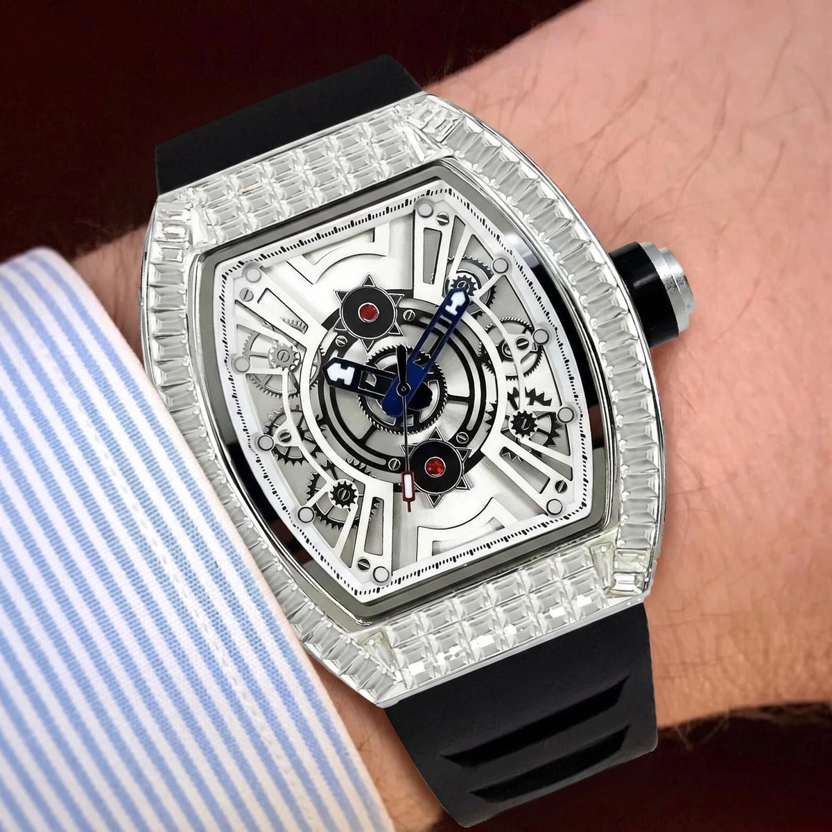 Luxury Black Retro Wristwatch