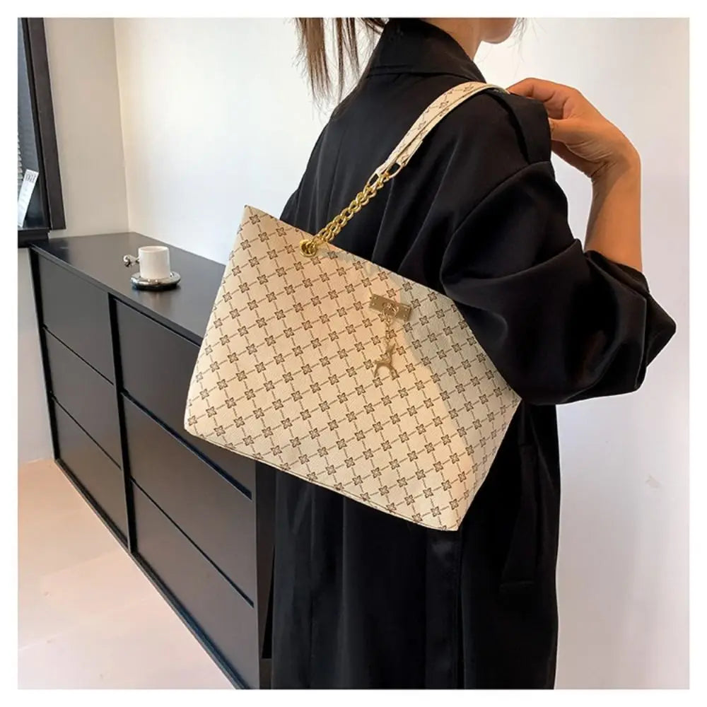 Classic Chain Strap Shoulder Bag